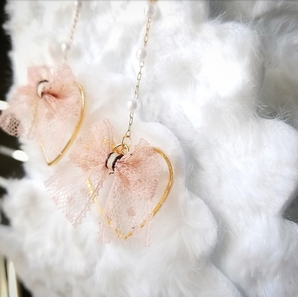 🍒NEW🍒 DANGLE HEARTS DROP EARRINGS - Picture 3 of 4